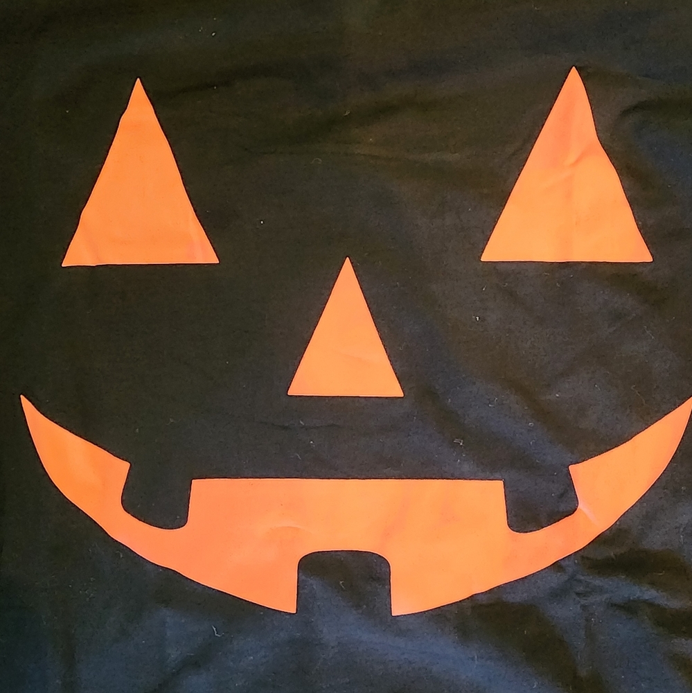 Off-shoulder jack o'lantern T